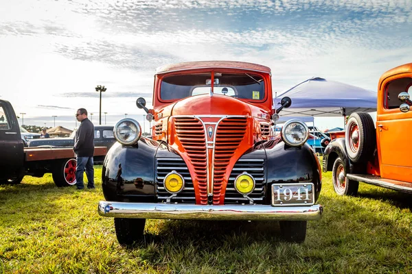 Daytona Beach Usa November 2018 Restored Orange Black 1941 Plymouth — стоковое фото