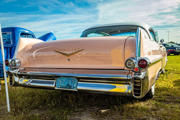 Daytona Beach Usa Listopadu 2018 Pink 1957 Cadillac Coupe Ville — Stock fotografie