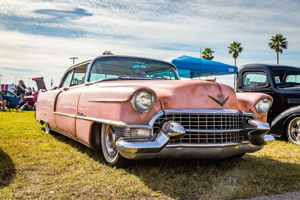 Daytona Beach Usa November 2018 1955 Roestige Roze Cadillac Coupe — Stockfoto