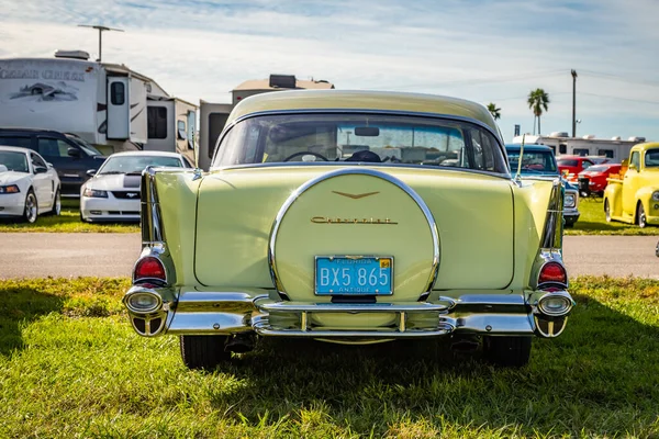 Daytona Beach Noviembre 2018 1957 Amarillo Chevrolet Puertas Hardtop Sedán —  Fotos de Stock