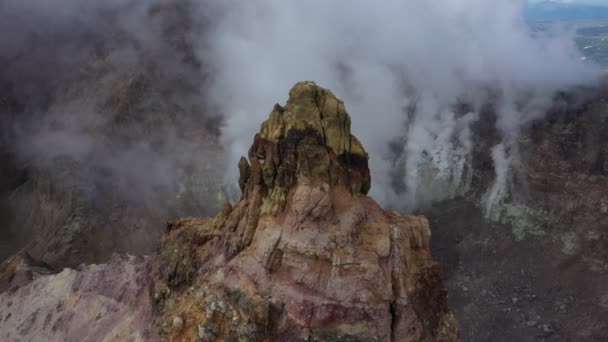 Vulkaanuitbarsting Vulkaankrater Kratermist Het Schiereiland Kamchatka Drone Video Luchtzicht — Stockvideo