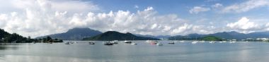 Panorama fotoğraf dağ, bulut, balıkçı teknesi