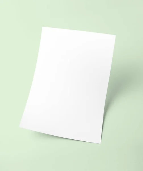 White blank document paper template with green background — Stock Photo, Image