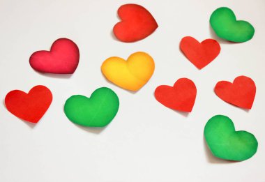 Çok renkli Kalpler