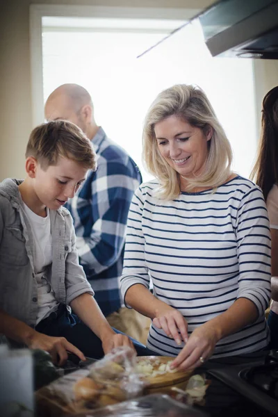 Helping Mum with the Cooking — Stock Photo, Image