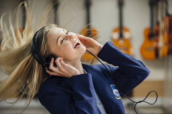 Genieten van muziek op School — Stockfoto