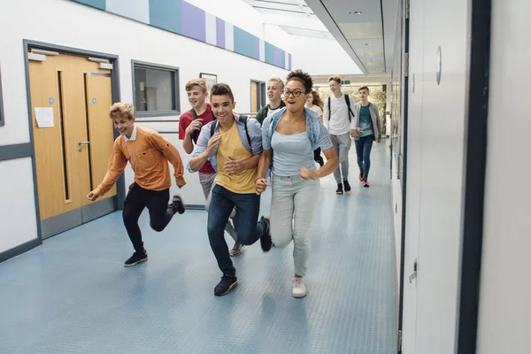 La escuela está fuera para el verano ! —  Fotos de Stock