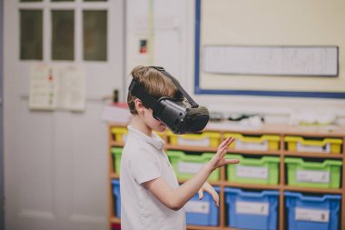 Virtual Reality In The Classroom clipart