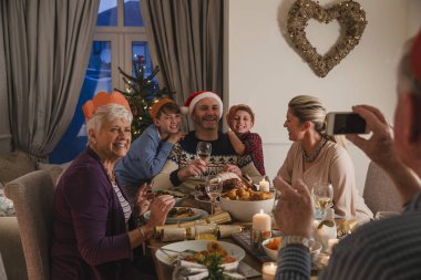 Aile Noel akşam yemeği fotoğraf 