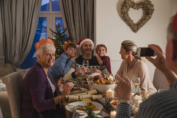 Familia Navidad cena foto — Foto de Stock