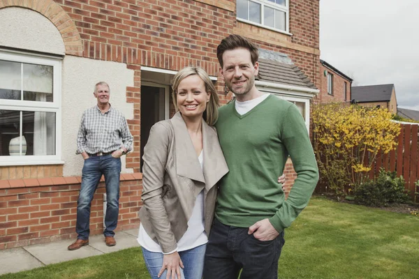 Happy Couple With New Home — Stock Photo, Image