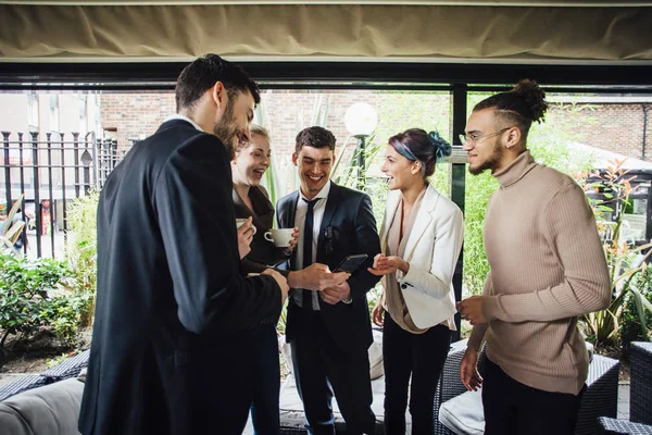 Gente de negocios discutiendo trabajo —  Fotos de Stock