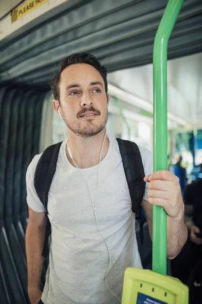 Man op Tram rijdt — Stockfoto