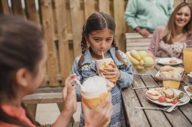 Çilekli dondurma Milkshake 