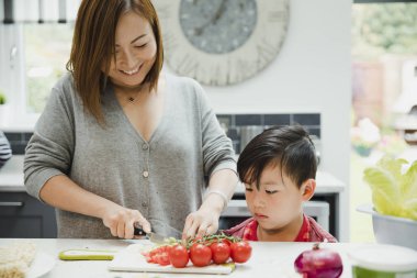 Stir Fry anne olun izlerken
