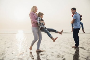 Anılar plajda yapma