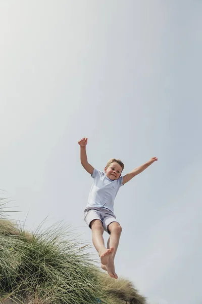 Having Fun at the Beach — Stock Photo, Image