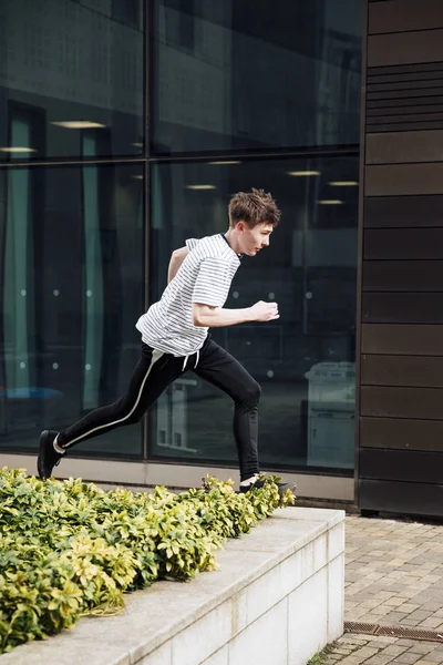 Freerunner in the City — Stock Photo, Image