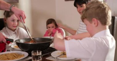 Bolognese evde zevk aile