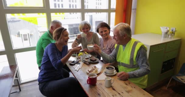 Group Five Mature Adults Sitting Together Cafe Having Coffee Cake — 비디오