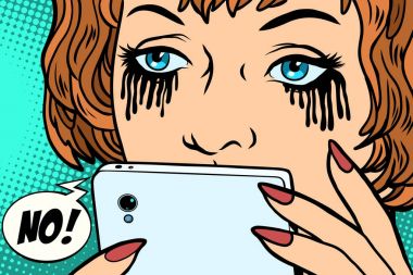 Kadın ağlıyordu, çalışan maskara. Telefon mesajı kötü