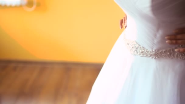 Vestir a noiva — Vídeo de Stock