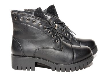 Beyaz arka planda kadın ayakkabıları