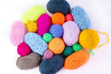 Bir top örgü iğne