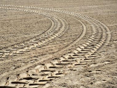 Traktör ayak izi alan eğrisi