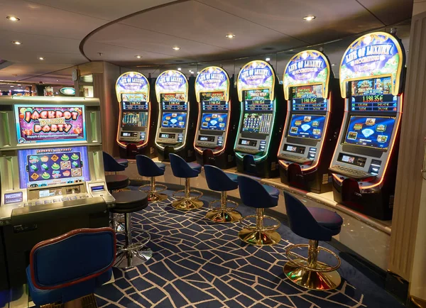 Slot machines gambling casino — Stock Photo, Image