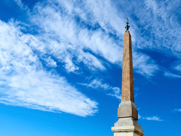 Obelisco Egizio trinita 'dei monti a Roma — Foto Stock