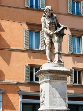 Galvani heykel Bologna İtalya