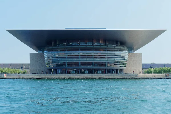 Denizden Kopenhag'da Kraliyet opera binası