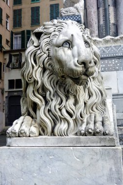 Saint Lawrence Katedrali koruyan aslan