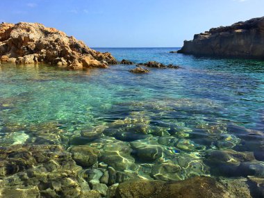 Cala Zaffiro Sicilya İtalya deniz manzarası