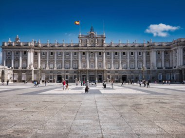 Madrid 'deki Palacio Real' in (Real Palace) dış görünüşü