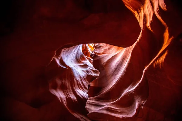 Increíble vista del Antelope Canyon en la Reserva Navajo cerca de Page, Arizona USA — Foto de Stock