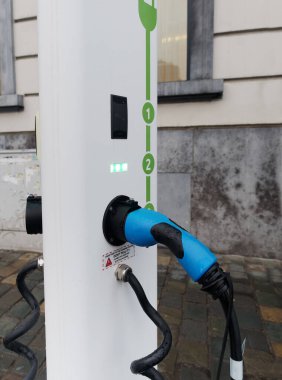 elektrikli araba şarj sütununun e-hareketliliği