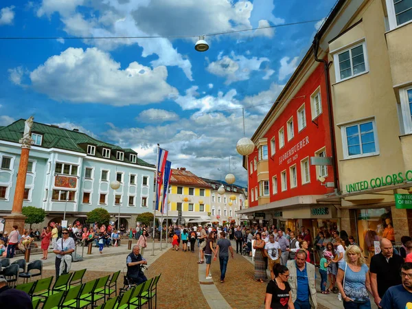 Lienz Rakousko Srpen 2019 Lidé Procházející Barevných Ulicích Útulného Města — Stock fotografie