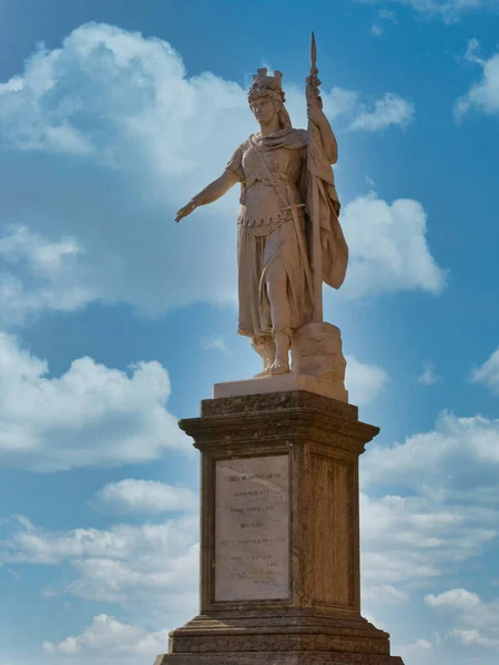 Estatua Libertad San Marino Contra Cielo Con Nubes —  Fotos de Stock