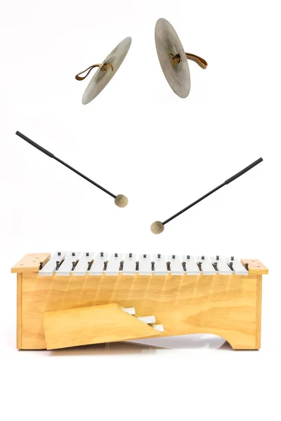 Den metallophone och cymbal — Stockfoto