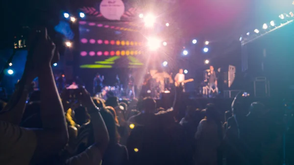 Silhouettes of concert crowd — Stock Photo, Image