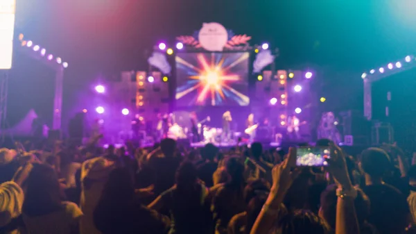 Silhouettes of concert crowd — Stock Photo, Image