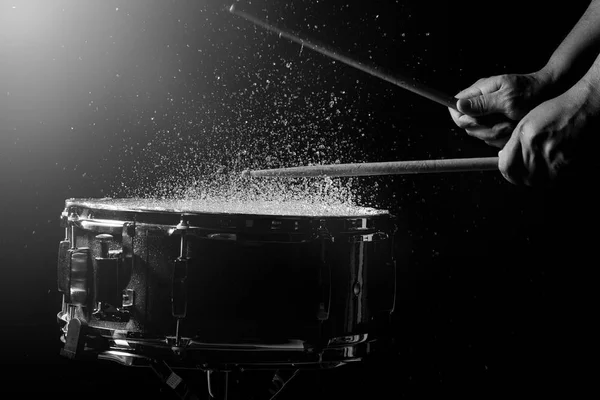 Os bastões de tambor estão batendo — Fotografia de Stock