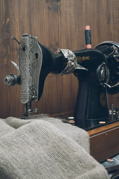 De handknop vintage naaimachine — Stockfoto