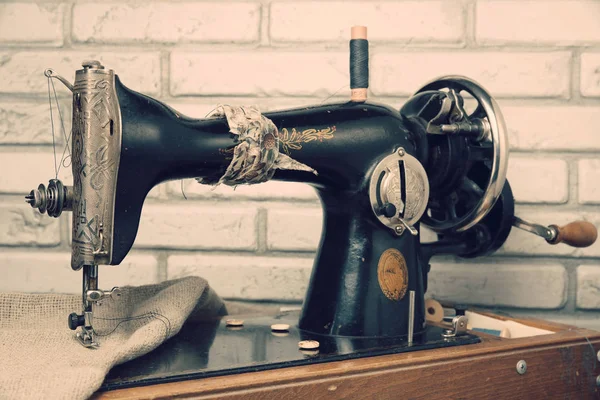 De handknop vintage naaimachine — Stockfoto