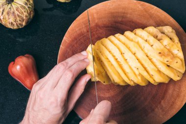 Erkekler bir ananas kadar Dilimleme