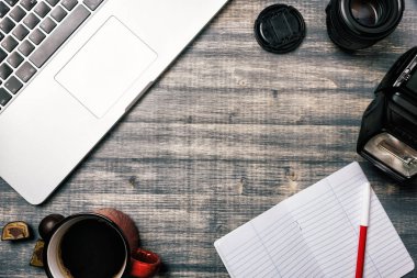 Ofis tablo Masası, düz yatıyordu. 