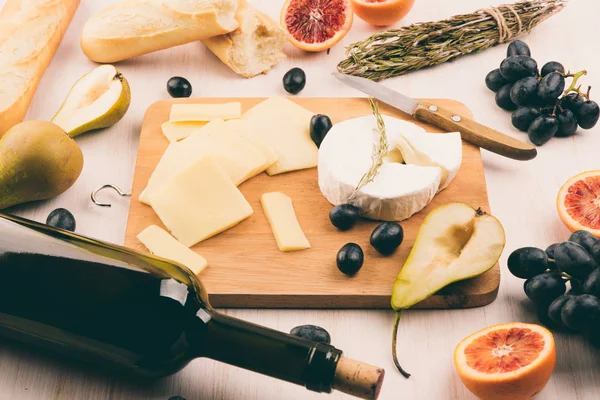 A szőlő sajttál. — Stock Fotó