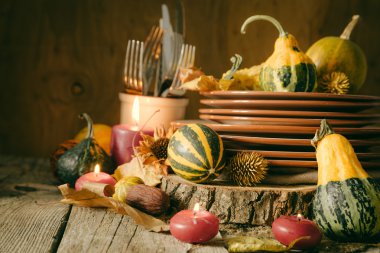 Şükran günü sofra süslemeleri ile